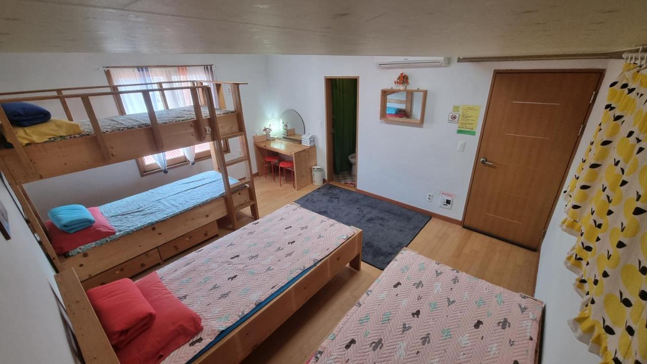 Tongyeong One Guesthouse Extérieur photo