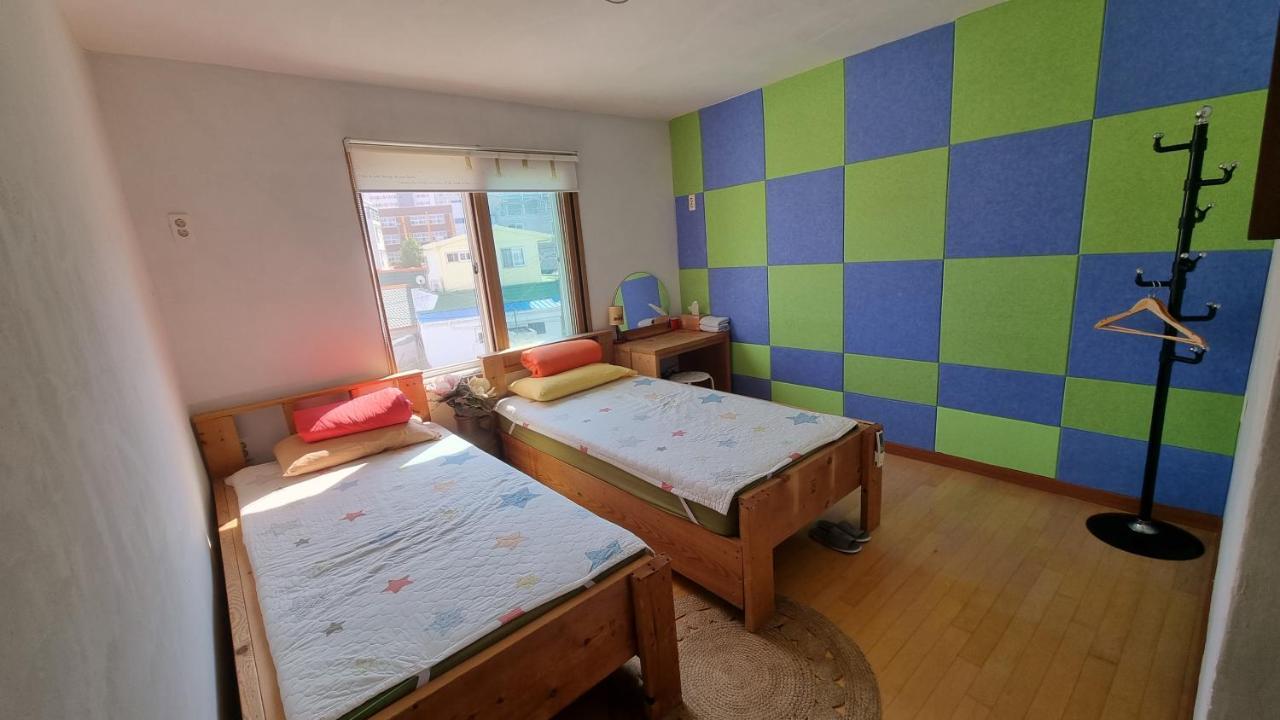 Tongyeong One Guesthouse Extérieur photo