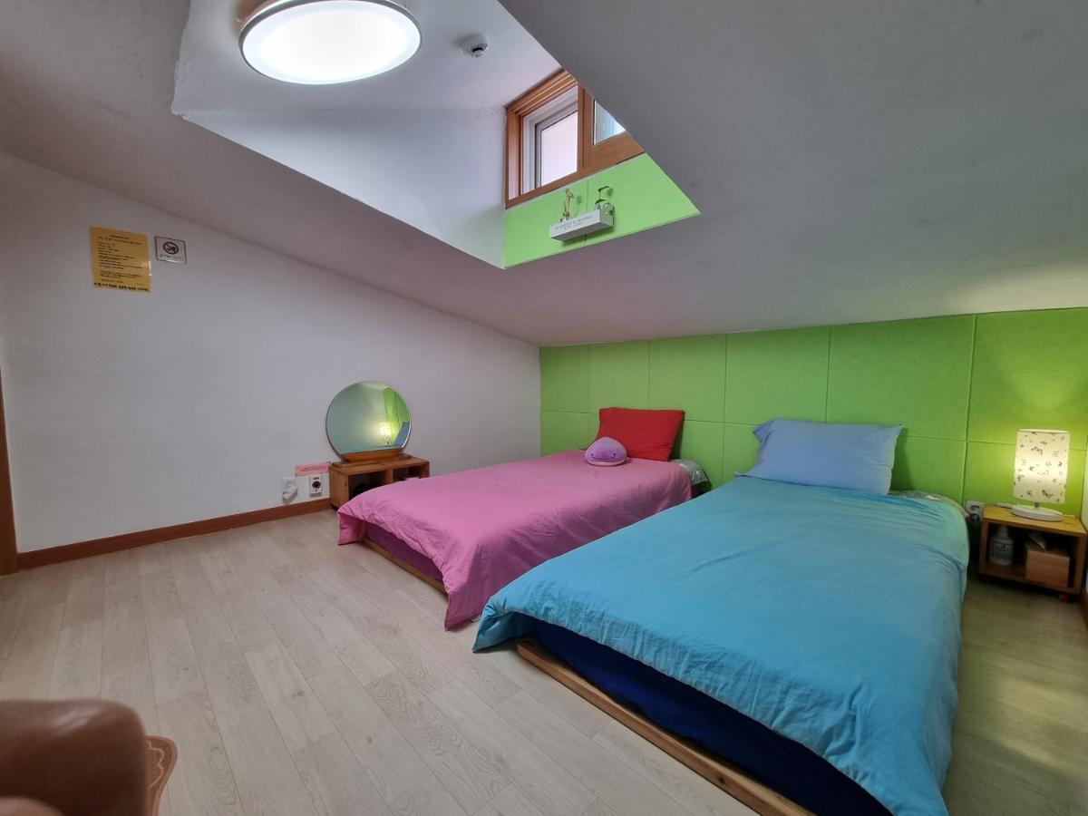 Tongyeong One Guesthouse Extérieur photo