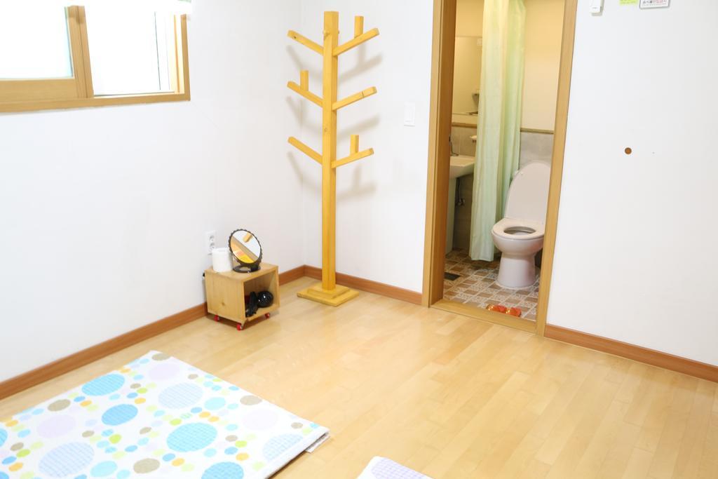 Tongyeong One Guesthouse Extérieur photo