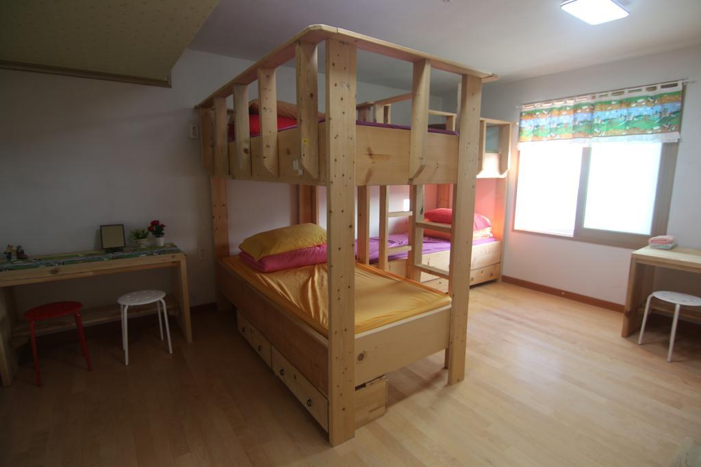 Tongyeong One Guesthouse Extérieur photo
