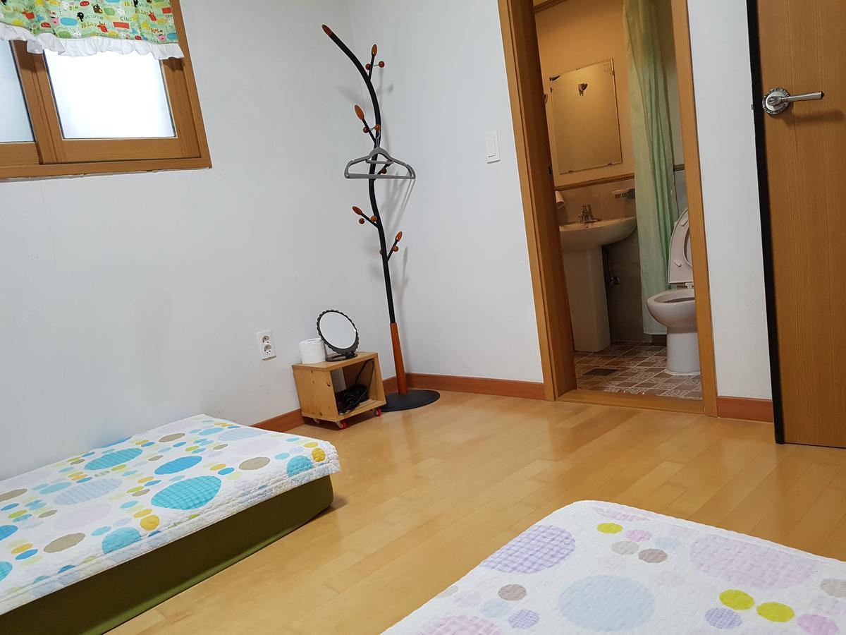 Tongyeong One Guesthouse Extérieur photo