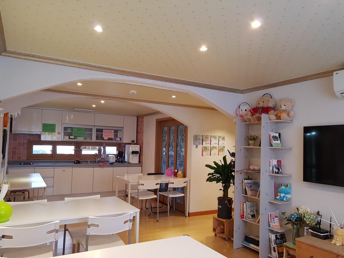 Tongyeong One Guesthouse Extérieur photo