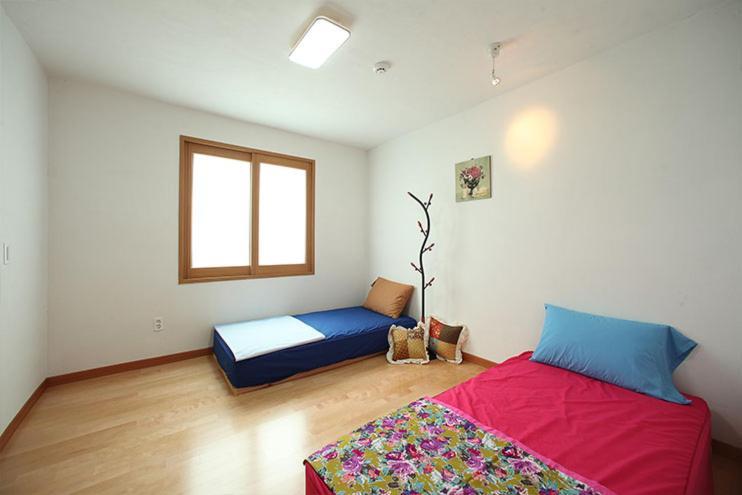 Tongyeong One Guesthouse Extérieur photo